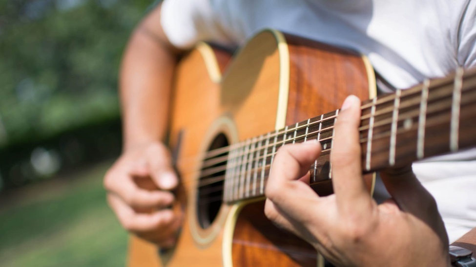 Intermediate Guitar Chord Progressions: Taking Your Songwriting to the Next Level