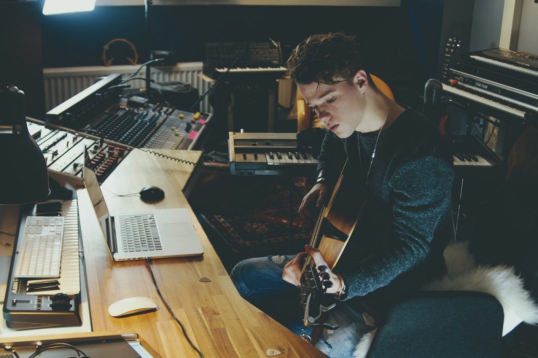 11 Incredible Songwriting Courses to Explore